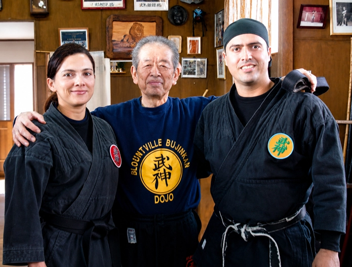 Yaneth Fragozo, Masaaki Hatsumi y Arnoby Sinam en Japón 2008