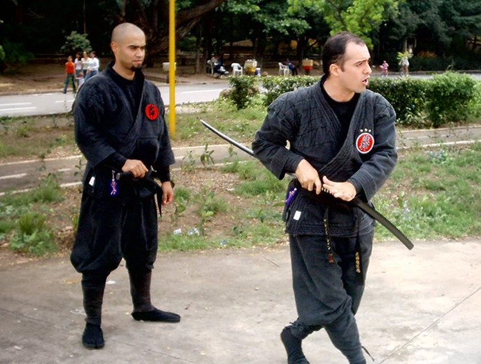 Arnoby Sinam Alba dirigiendo seminario de Kenjutsu en Cúcuta, 2004