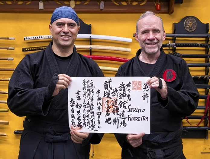 Entrega de diploma japonés — Bujinkan Colombia