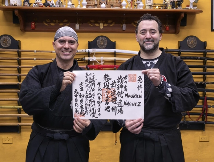 Entrega de diploma japonés — Bujinkan Colombia