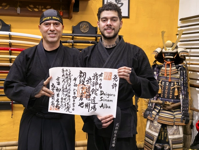 Entrega de diploma japonés — Bujinkan Colombia