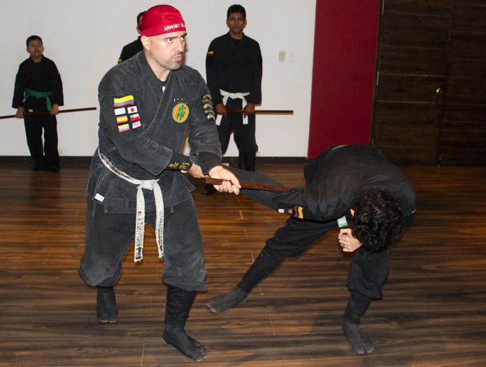 Hanbō Jutsu Sanshakubō Kukishinden Ryū – Arnoby Sinam Bucaramanga