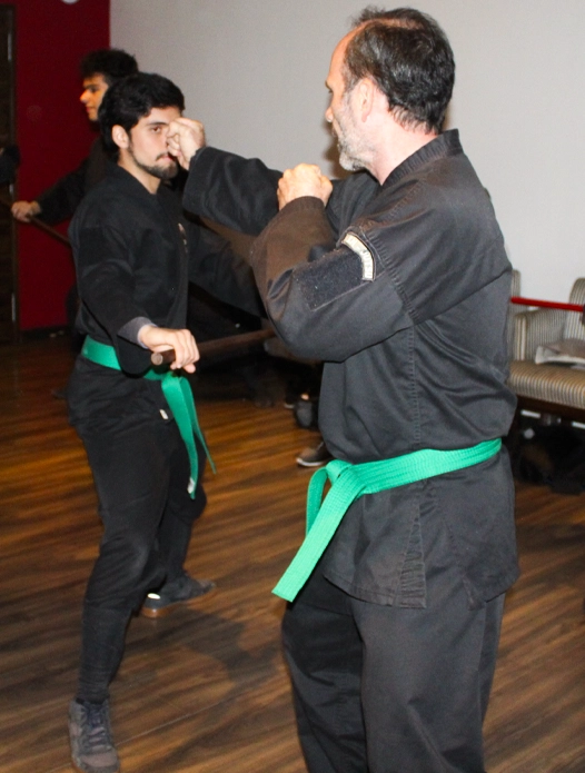 Arnoby Sinam – DaiShihan Hanbō Jutsu Sanshakubō Kukishinden Ryū
