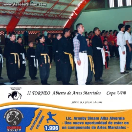 Participación de Bujinkan Colombia en el II Torneo Abierto de Artes Marciales Copa UPB, realizado en 1996. Integrantes de Bujinkan Colombia participando en el II Torneo Abierto de Artes Marciales Copa UPB en 1996.